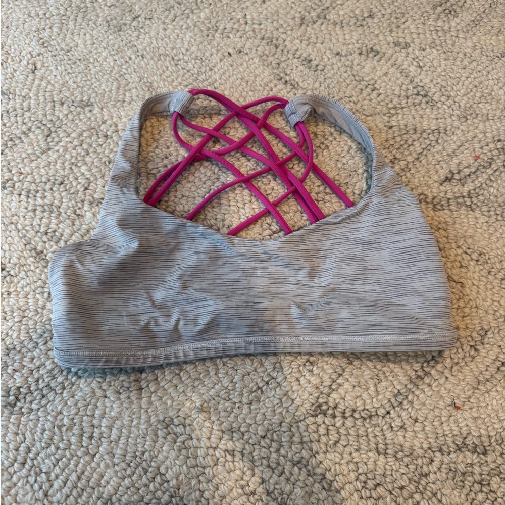 Lululemon free to be bra
